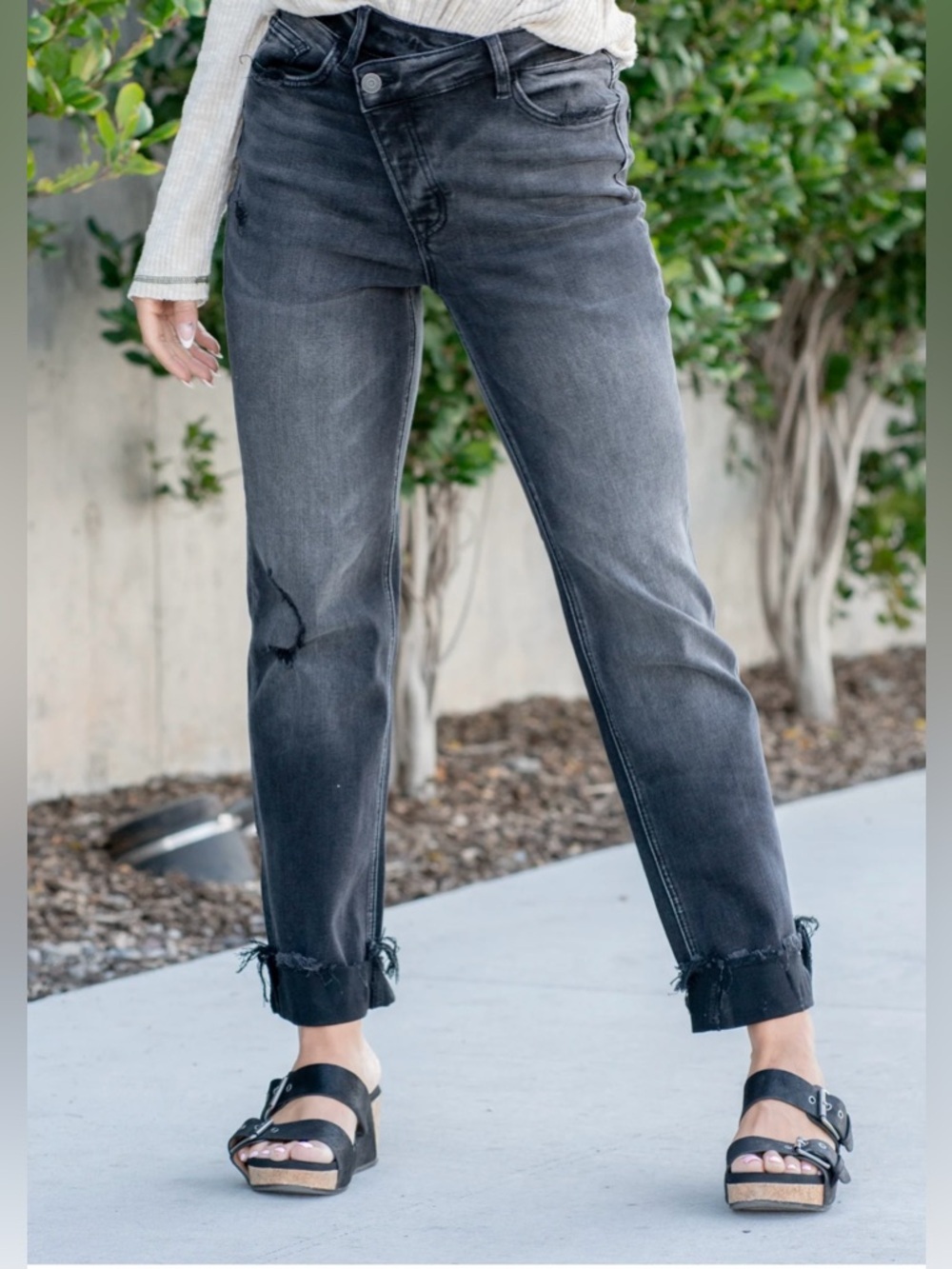 Flying Monkey Under Label 9O’s High
Rise Dad Jeans Style F4558 Women’s Size 28